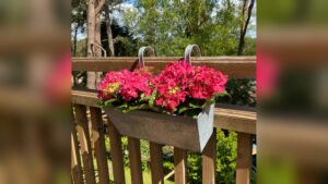 How to Hang Balcony Planters: Easy Steps for Stunning Green Spaces