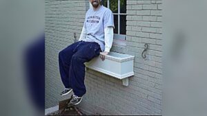 How to Hang Window Box Planters: Easy Steps for Stunning Results